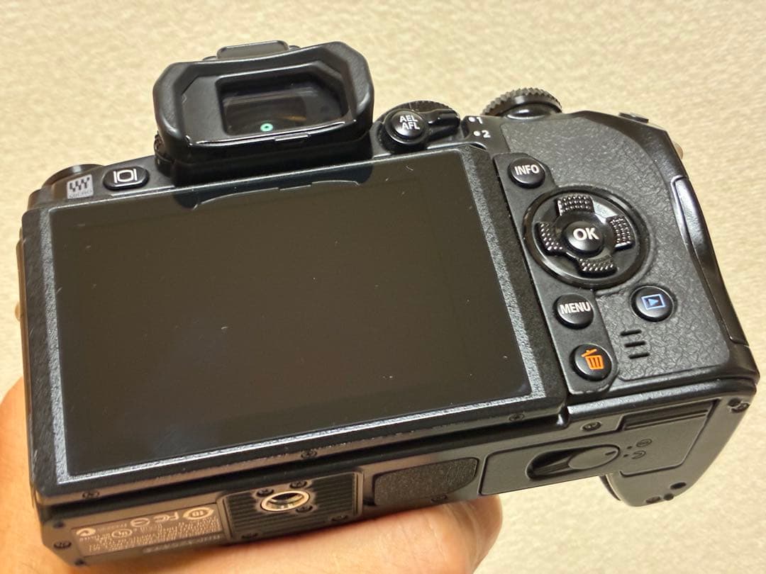 【美品】OLYMPUS OM-D E-M1ミラーレス一眼カメラ