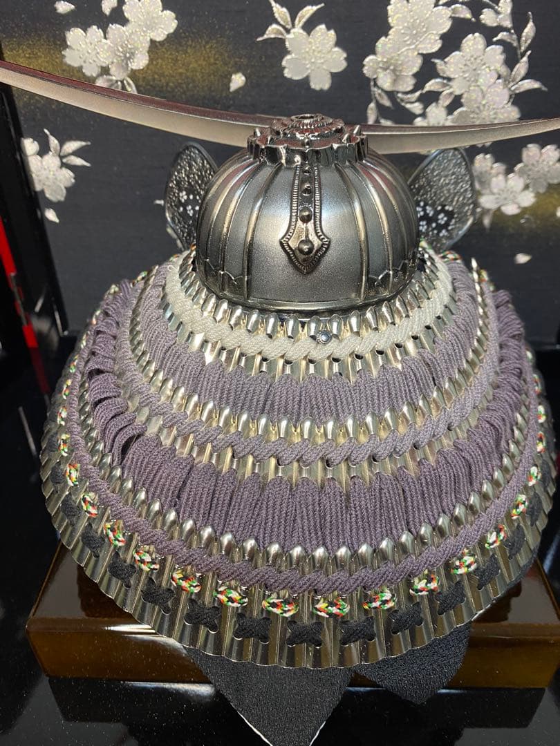 伊達政宗　五月人形　シルバー兜飾り収納セット　正絹糸　アウトレット