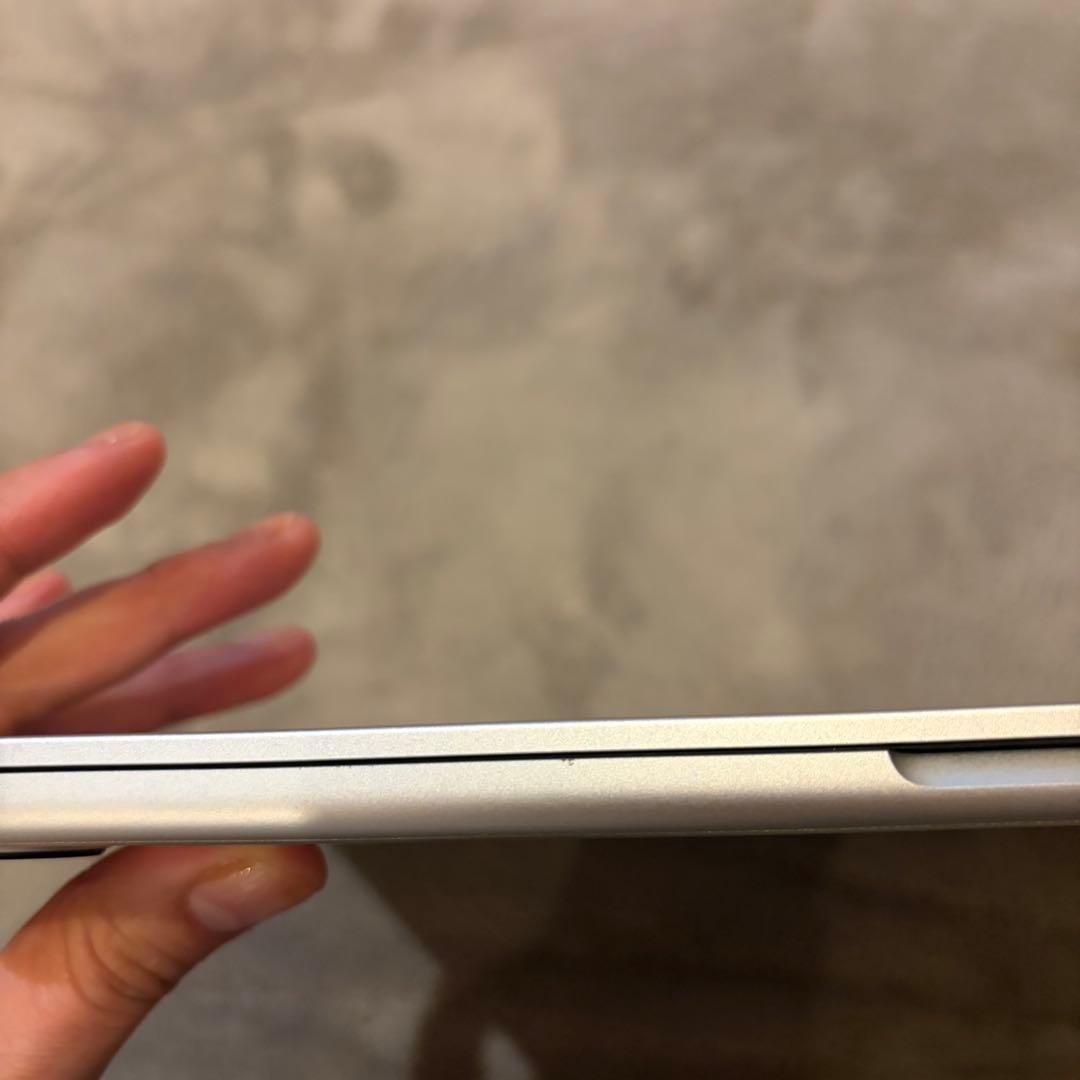 り*う様 MacBook Air M2 13.6 インチ スターライト JIS配