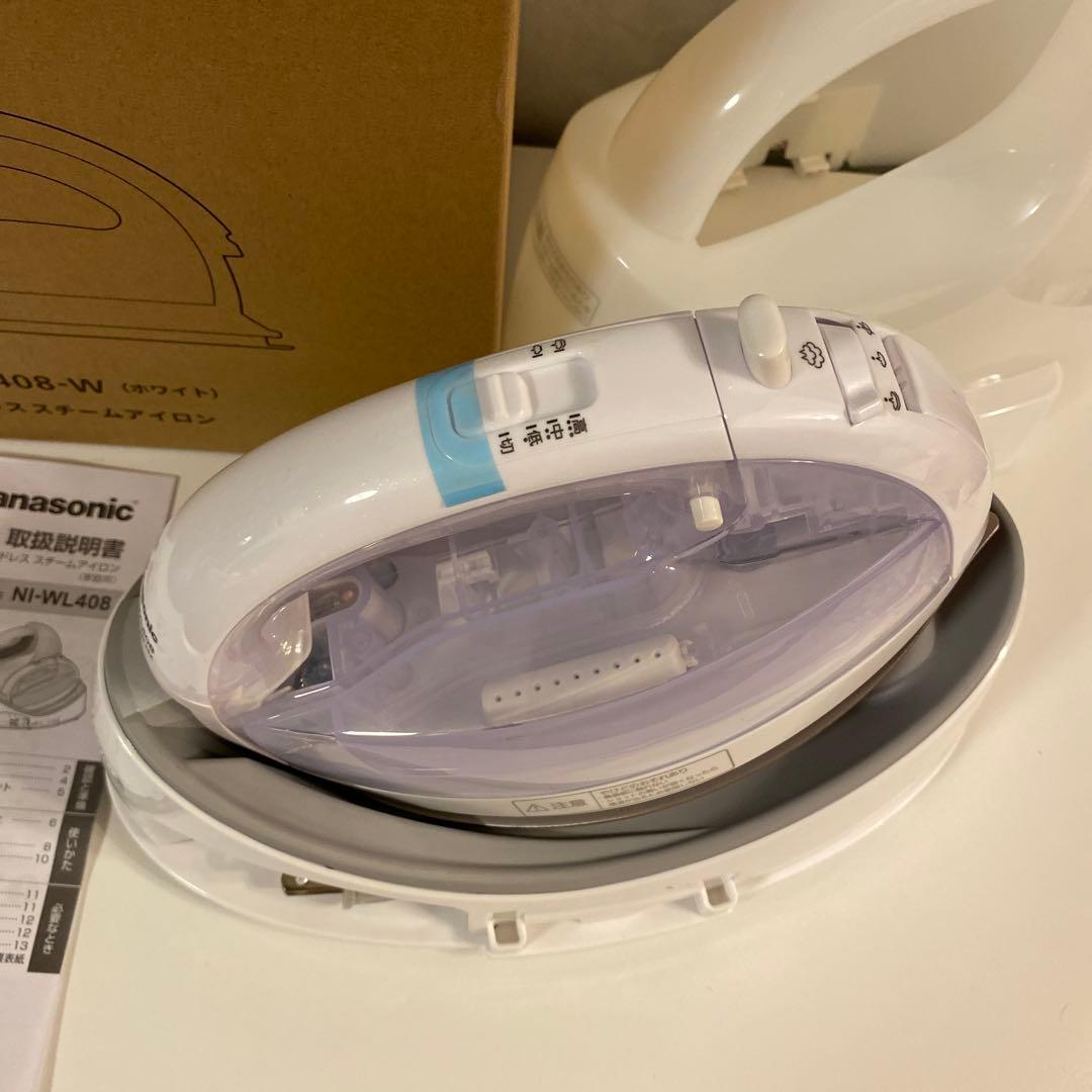 新品未使用　パナソニック コードレススチームアイロンNI-WL408-W