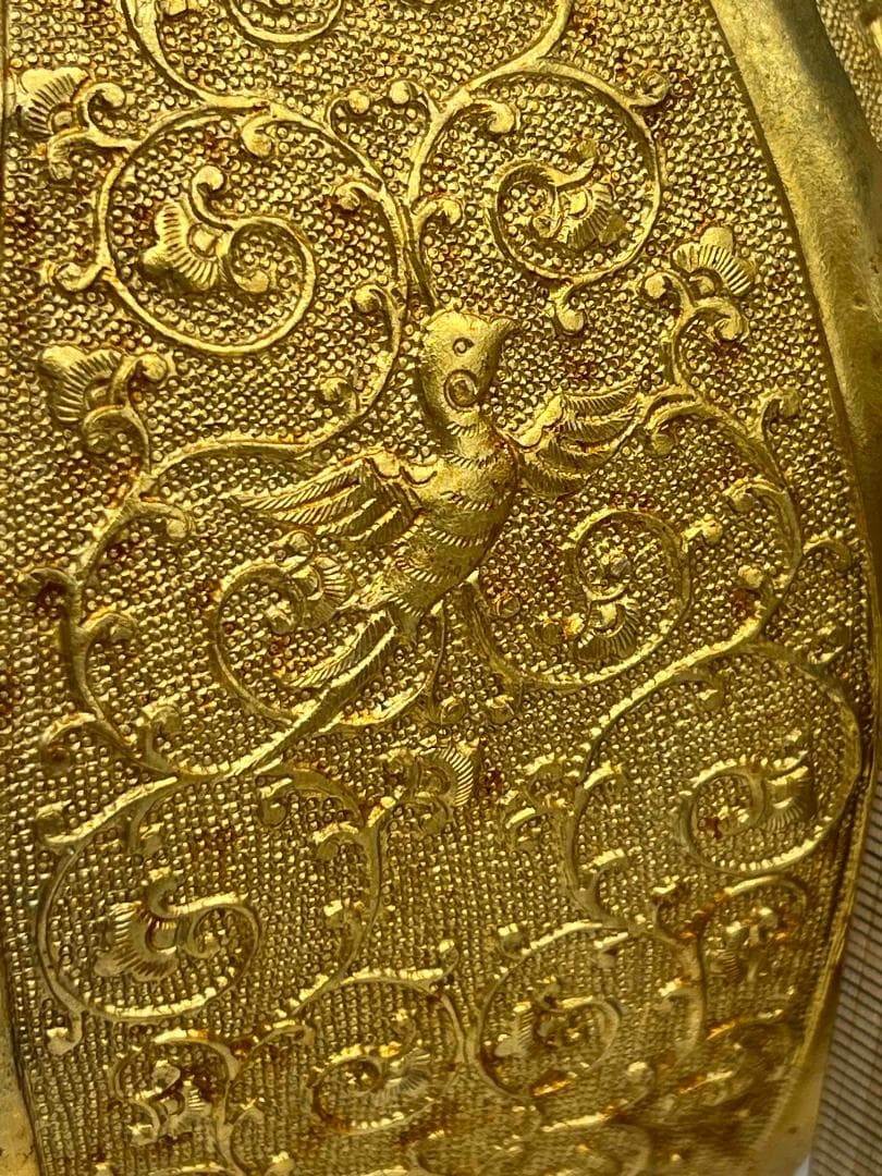 唐時代　金器　金象嵌鏨彫吉祥唐草紋瑞獸夔龍文八角金花瓶(B-74)
