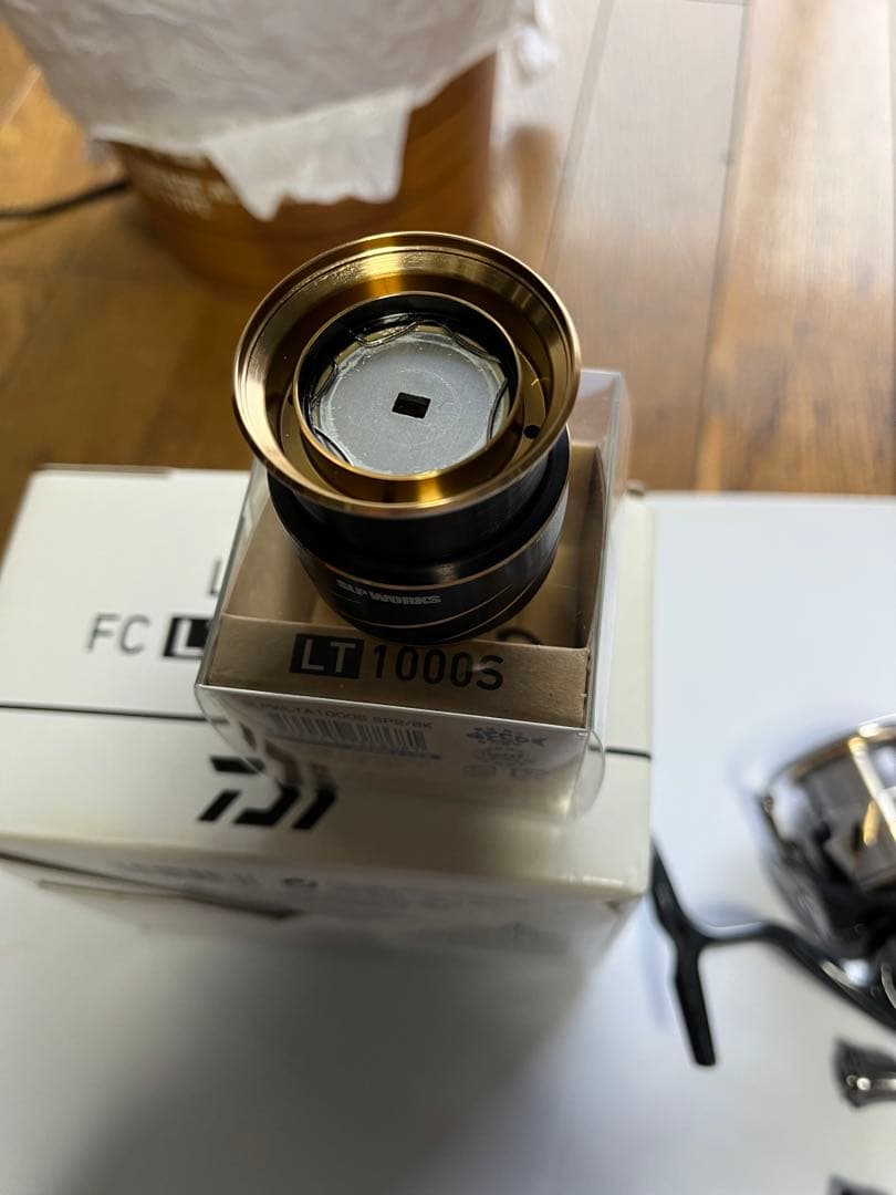 【美品】20ルビアス FCLT 2000S-XH日本製(替スプール、ハンドル付)