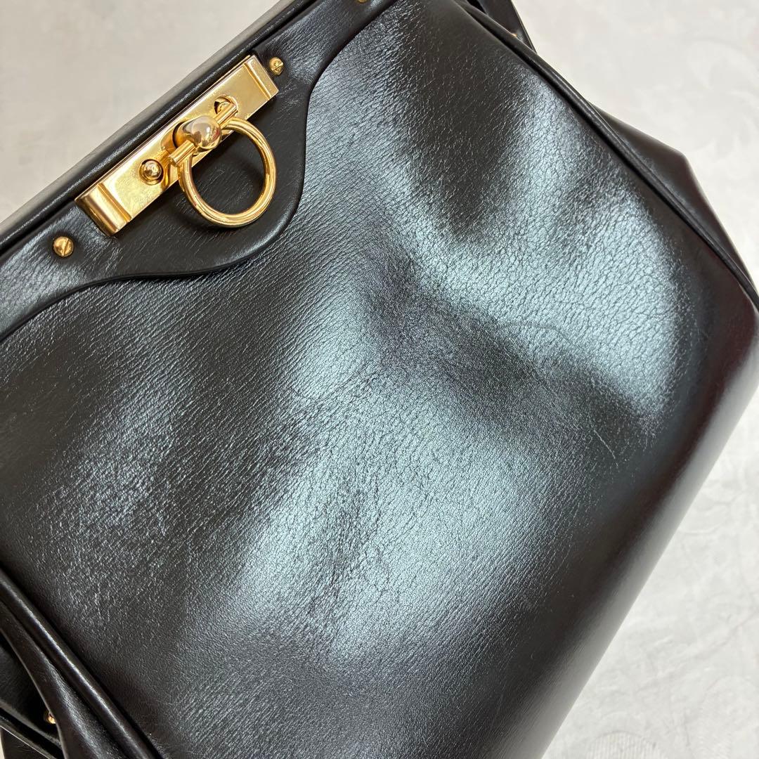 【RobertadiCamerino】レザー がま口 ワンハンドル ハンドバッグ