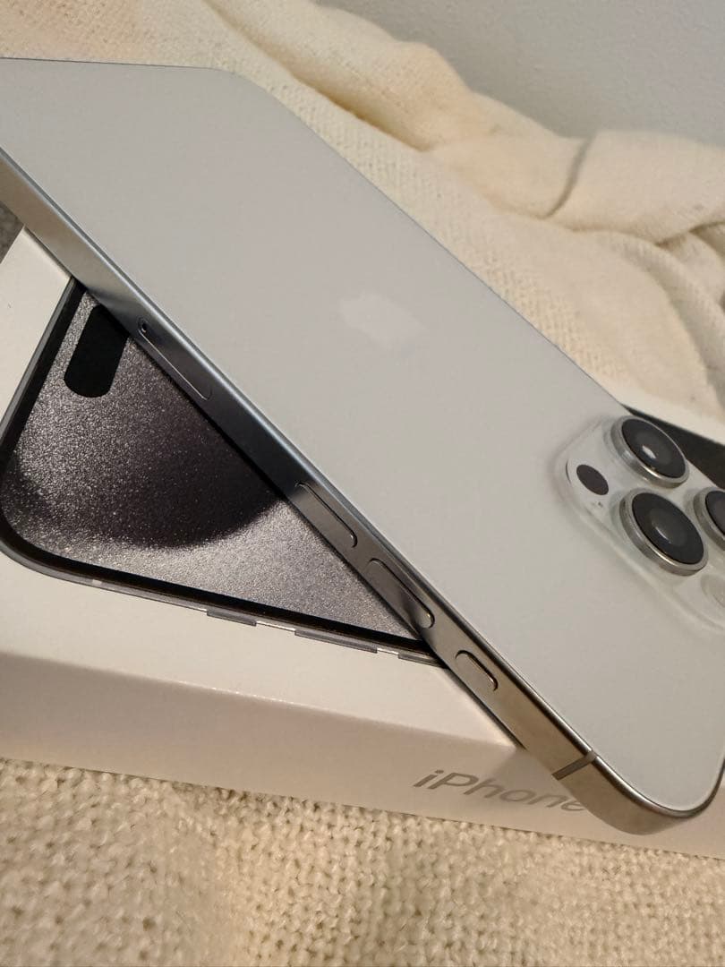 【美品】iPhone15ProMax 1TB ホワイトチタニウム SIMフリー