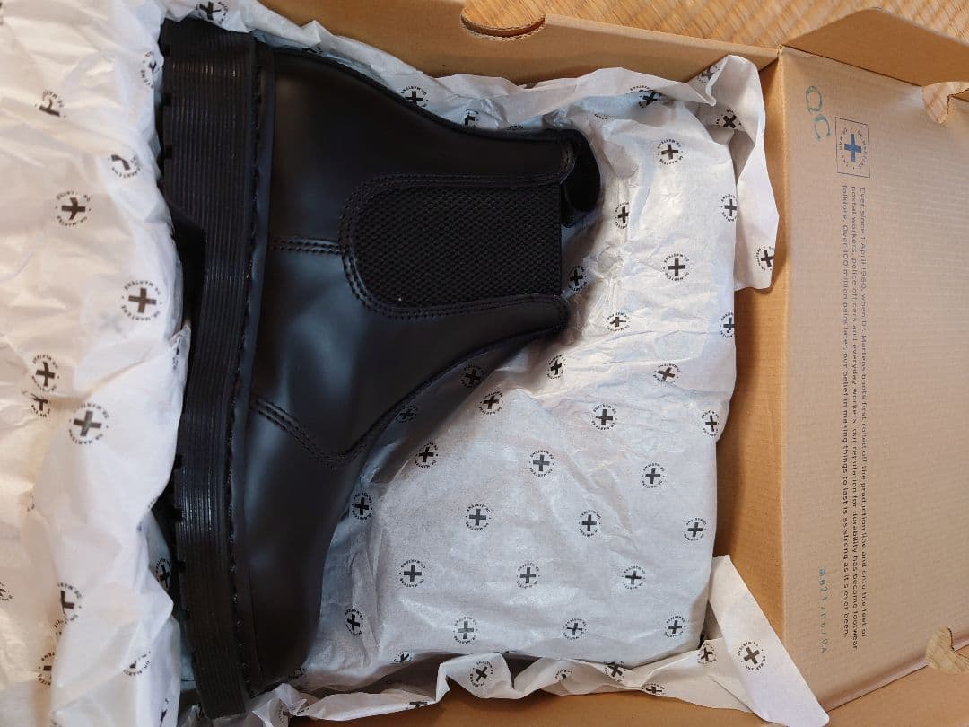 io Dr.Martens ドクターマーチン サイドゴア チェルシーブーツ