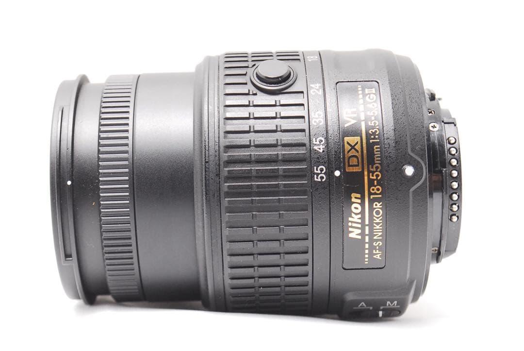 【使用回数僅少】美品 Nikon D5500 手ぶれ補正レンズ付き WiFi搭載