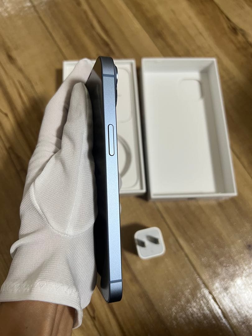 バッテリー100% Apple iPhone 14 SIM フリー　充電器付き