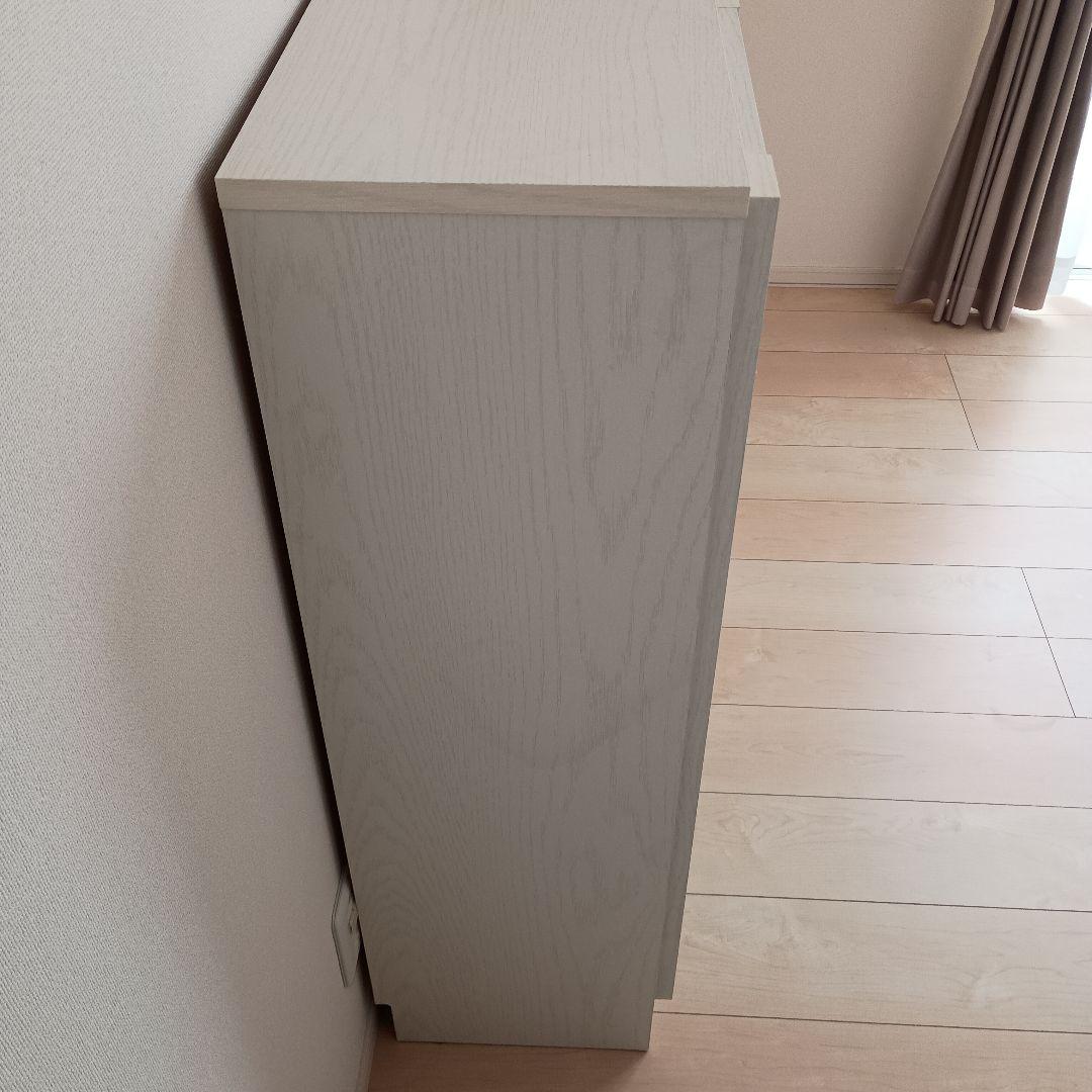 早い者勝ち！ニトリ【サラ】ホワイト ガラス扉付き本棚