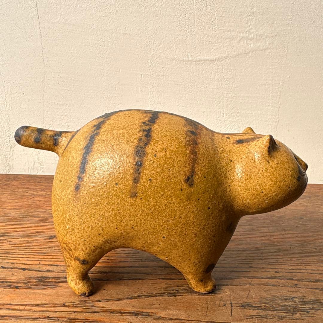陶芸 太った茶色の虎猫 トラ猫 作家物 短尾 ぼんぼりシッポ 在銘