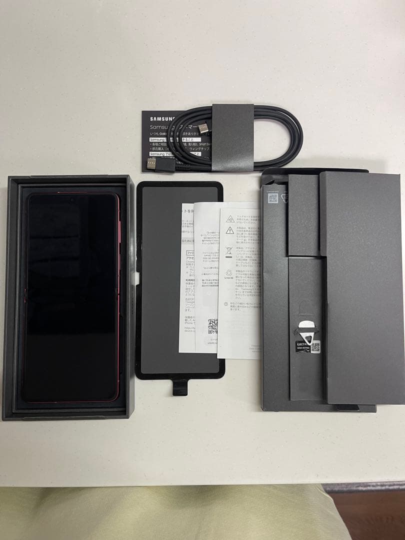 Samsung Galaxy Z Flip7 コーラルレッド