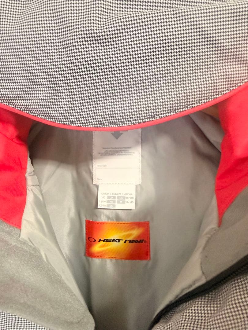 美品 デサント DESCENTE キッズ スキーウェア サイズ140 スノボにも