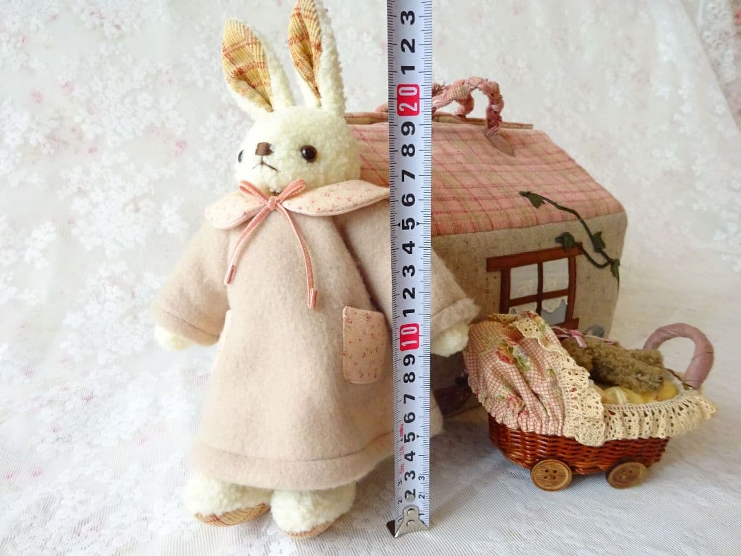 マニー　うさぎハウスコラージュ小物入れ　ぬいぐるみ　イマンローズウォールポケット