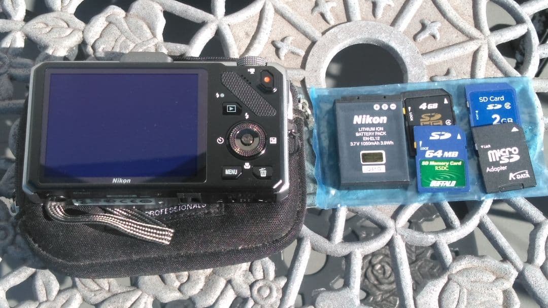 デジカメ　ニコン　S9300　付属品あり