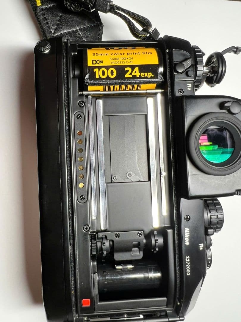 NikonF4 フィルム一眼レフカメラ ニッコール 28-200mm レンズ付き