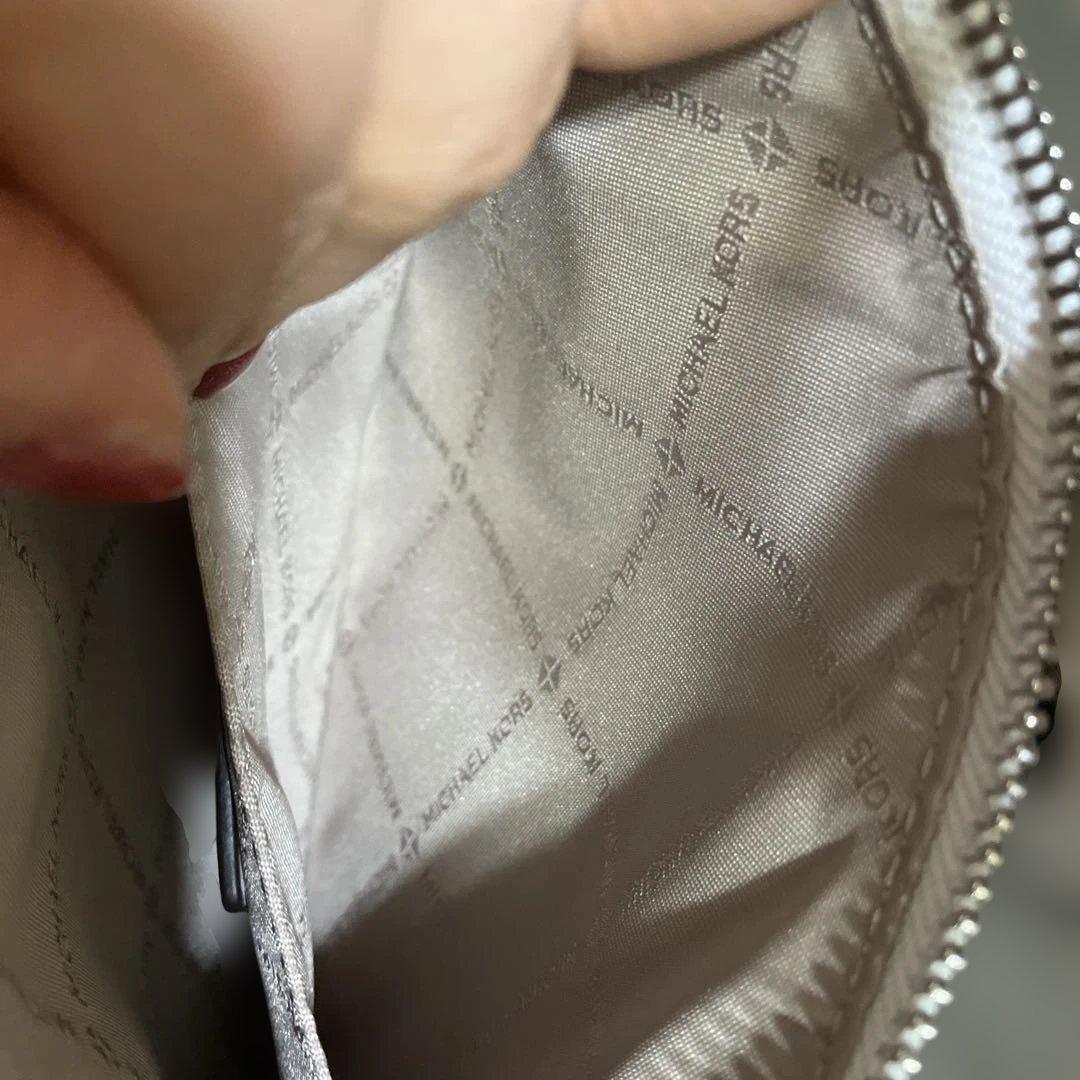 ✩︎⡱美品✩︎⡱マイケルコース　センタージップ　バッグ　ホワイト