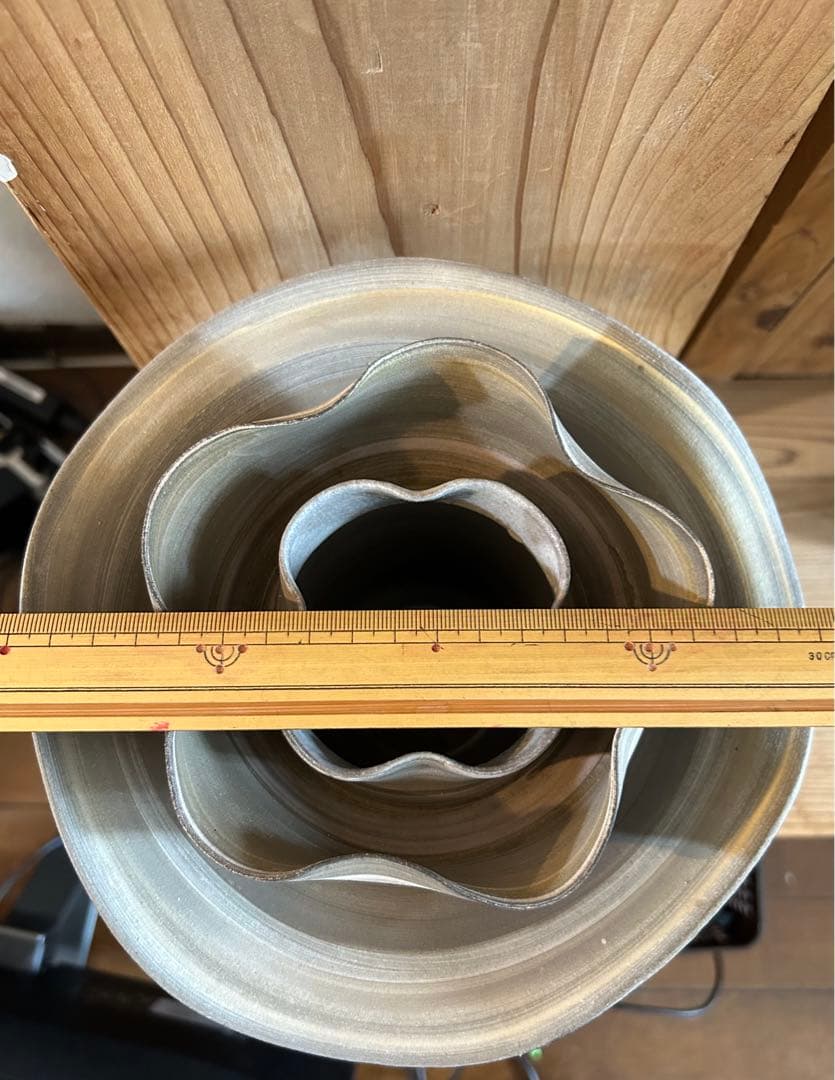 陶芸作家　やきもの　花器　花瓶　白石和宏　娘　白石阿衣