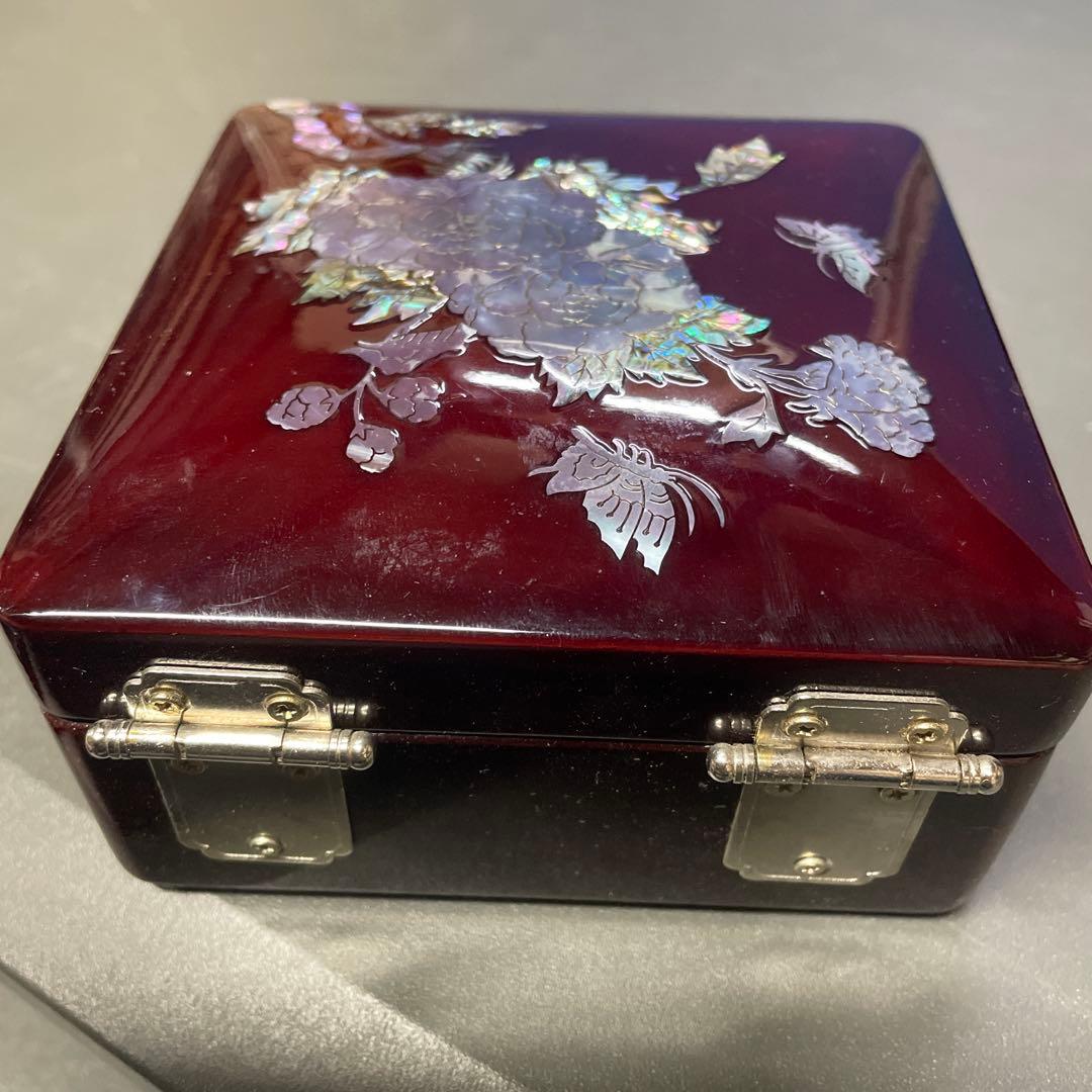 漆器箱 黒と赤の象嵌細工 小型