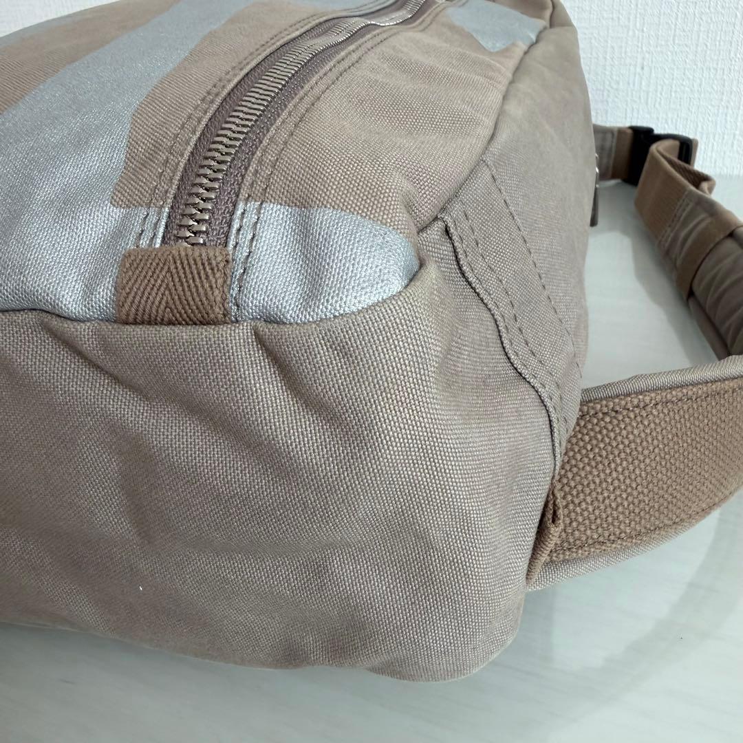 一澤信三郎帆布　ショルダーバッグ　ワンショルダー　グレー　A4対応　ファスナー