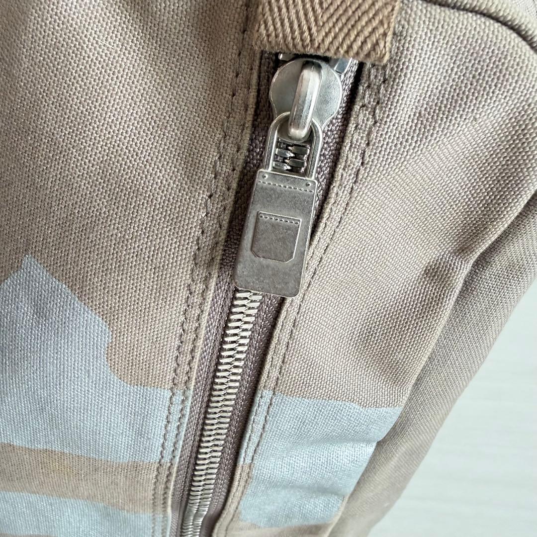 一澤信三郎帆布　ショルダーバッグ　ワンショルダー　グレー　A4対応　ファスナー