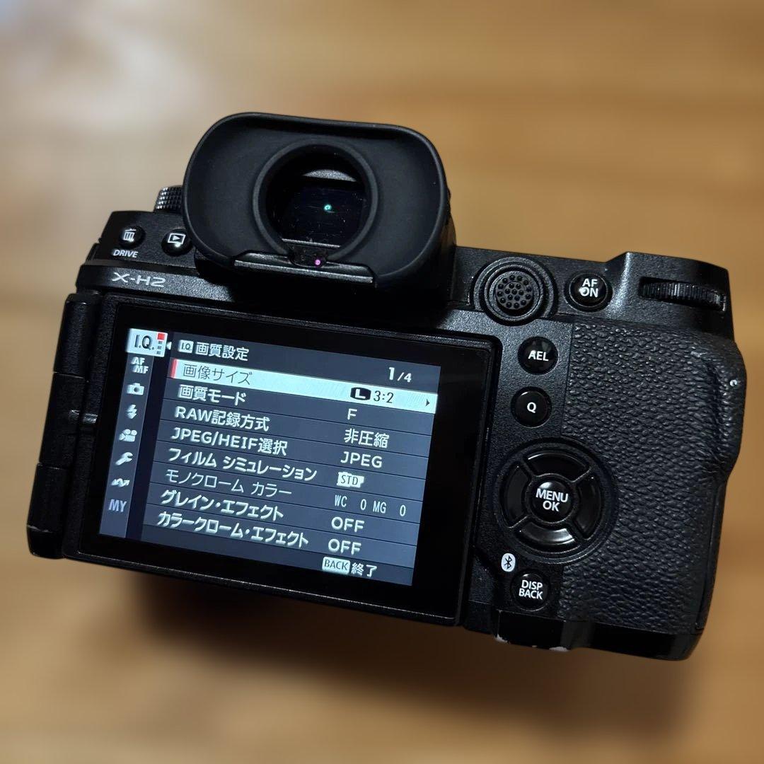 FUJIFILM X-H2 2.5万円相当の純正予備バッテリー2個と充電器付属