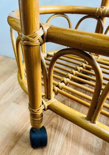 J【中古品】ラタン 籐 キャスター付ラック 2段　移動もラクラクです。