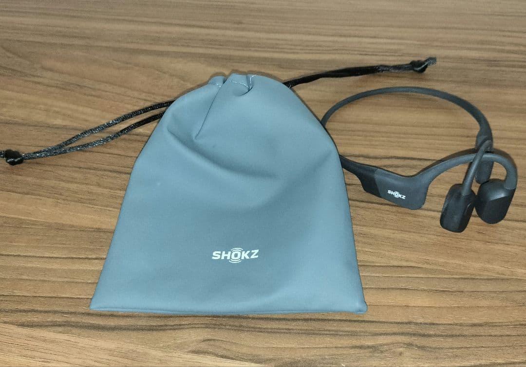 m*様 SHOKZ OpenRun 骨伝導イヤホン ブラック 収納袋付き