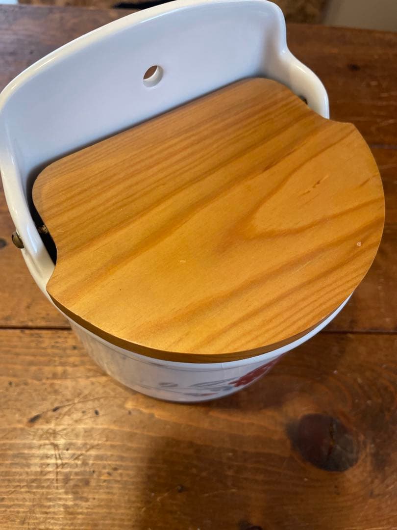 コントワールドファミーユ セル缶とツール立て