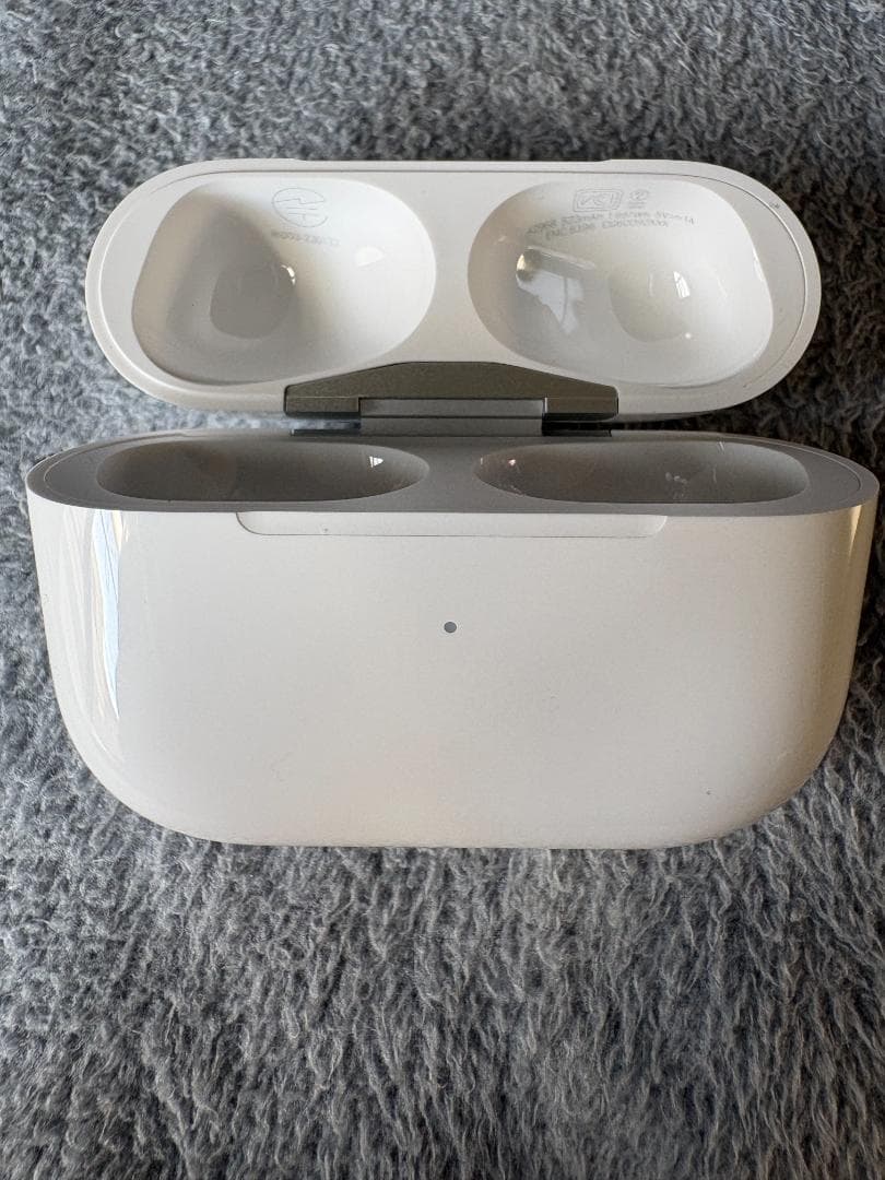 【美品】AirPods Pro 2 MagSafe充電ケース(USB-C)