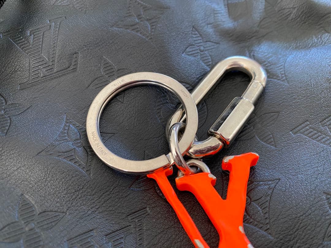 ルイヴィトン　バッグチャーム　キーホルダー