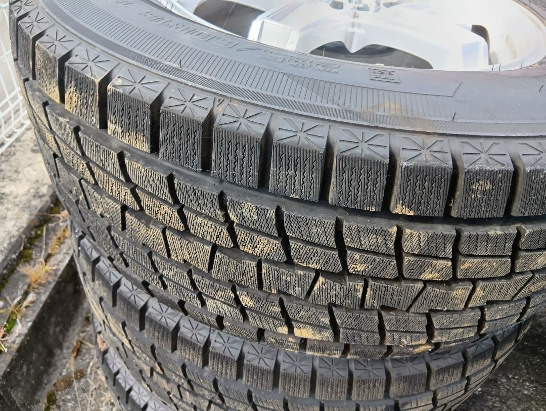 ランクル300スタッドレスタイヤアルミセット