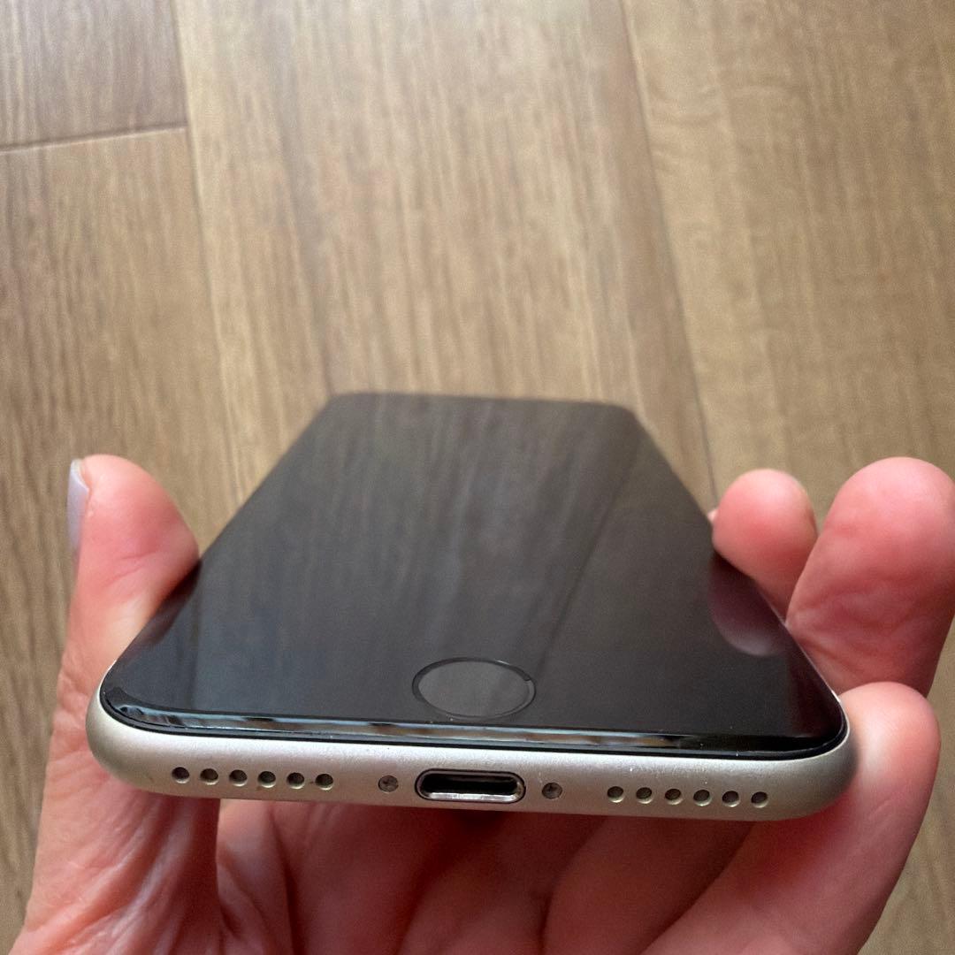 iPhone SE 第3世代 スターライト　SIMフリー　128GB 美品