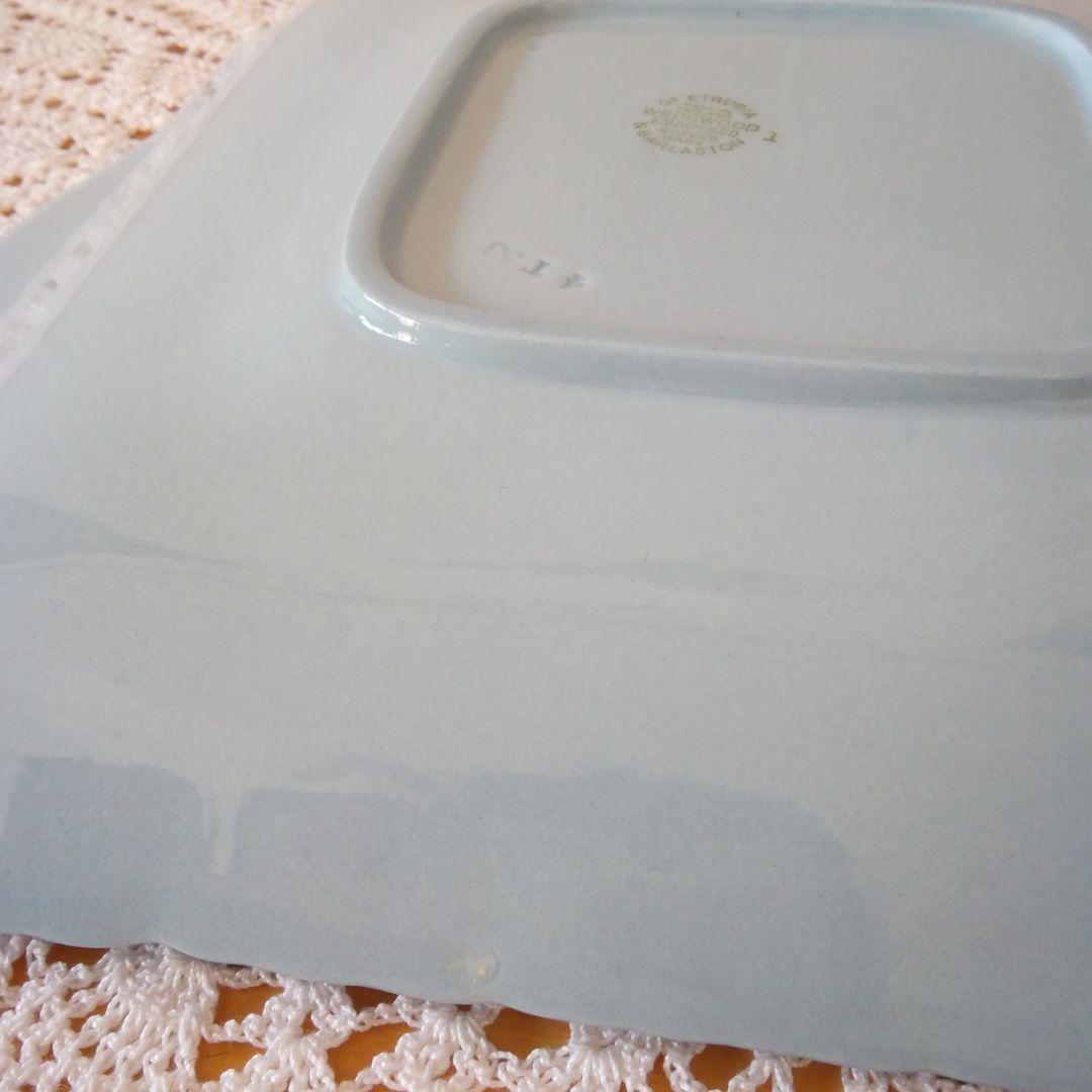 クイーンズウェアBBプレート　エンボス　ラベンダー　シェルエッジ　ウェッジウッド