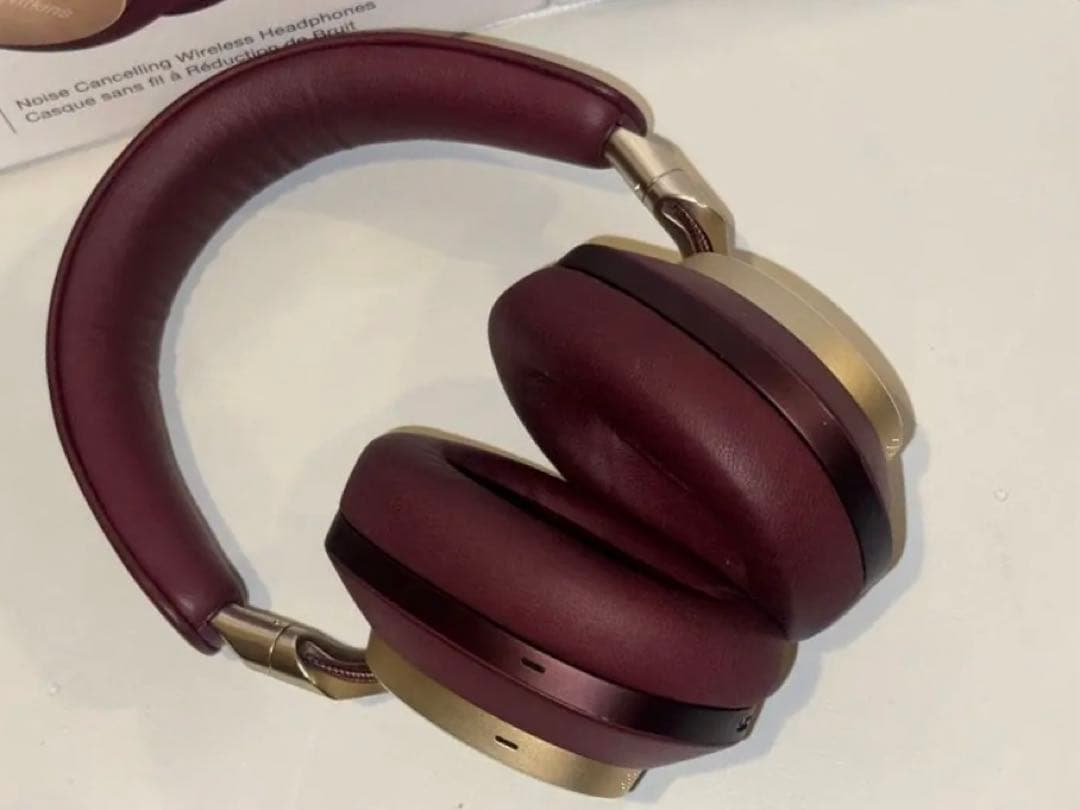 Bowers & Wilkins Px8 バーガンディ・ワイヤレスヘッドホン