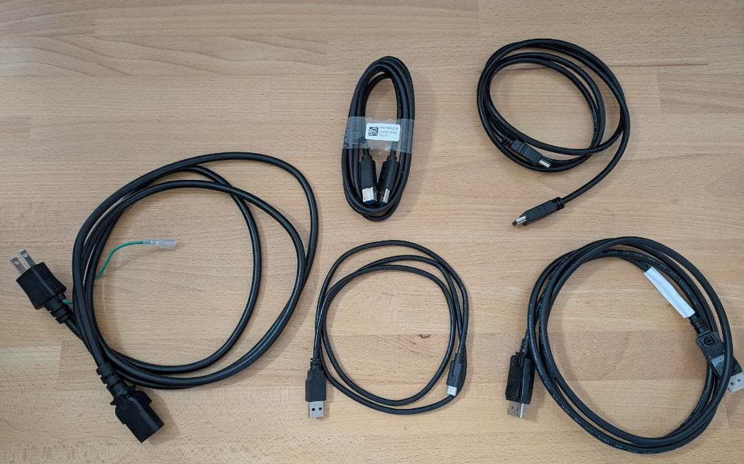 美品 ★ Dell U3223QE 4K モニター