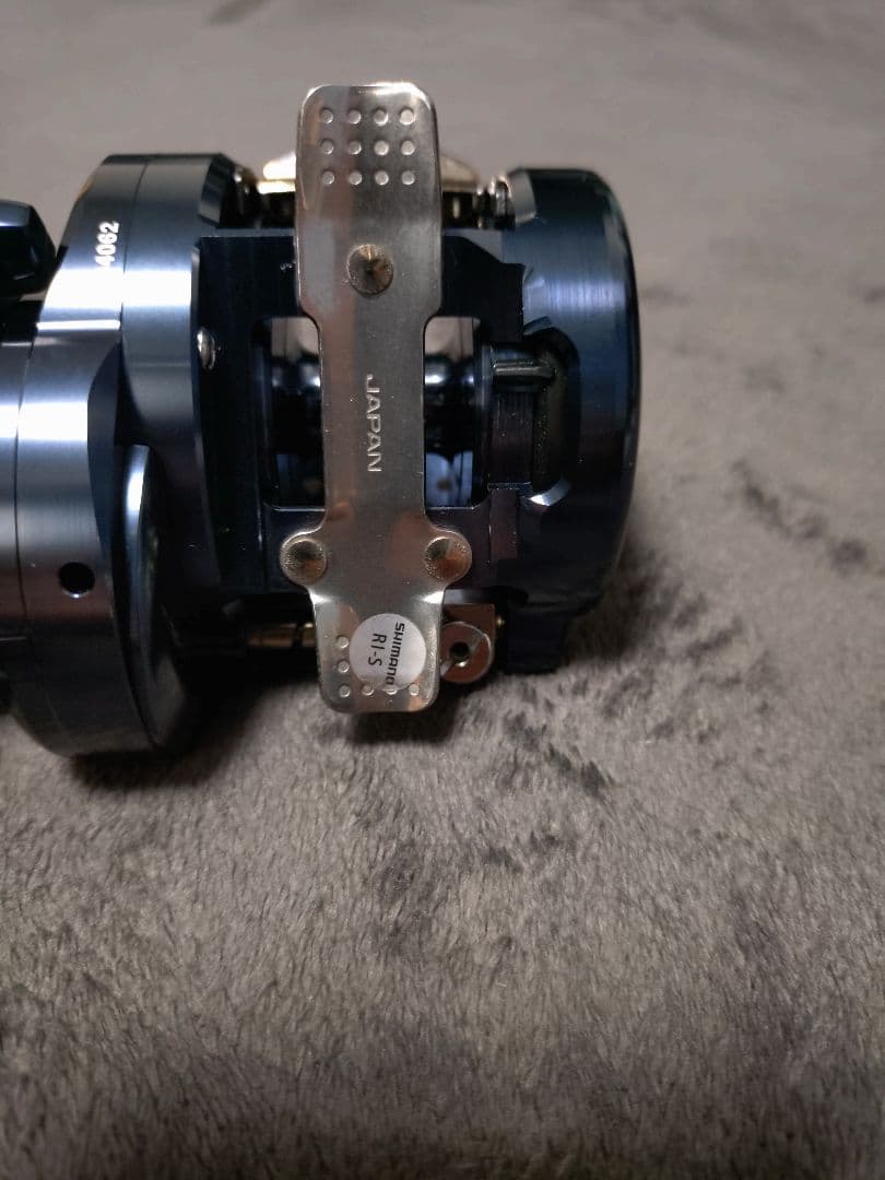 【極美品・完備品】シマノ オシアコンクエスト リミテッド 301HG（左）