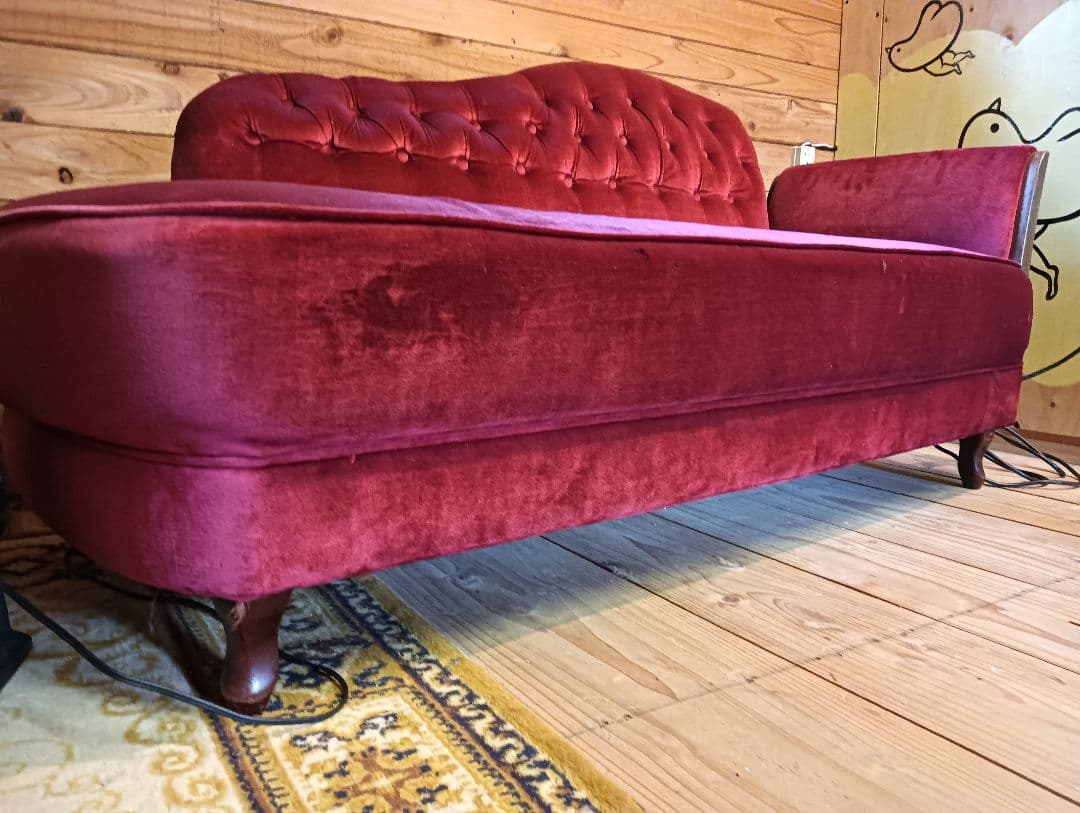 2-3人掛け　ワインレッド　ベルベットソファ　昭和ロマン