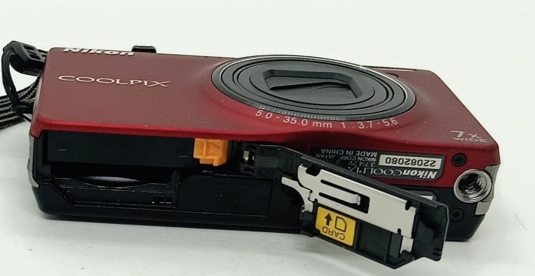 Nikon coolpix s6000 レッド デジタルカメラ充電器付き、箱付き