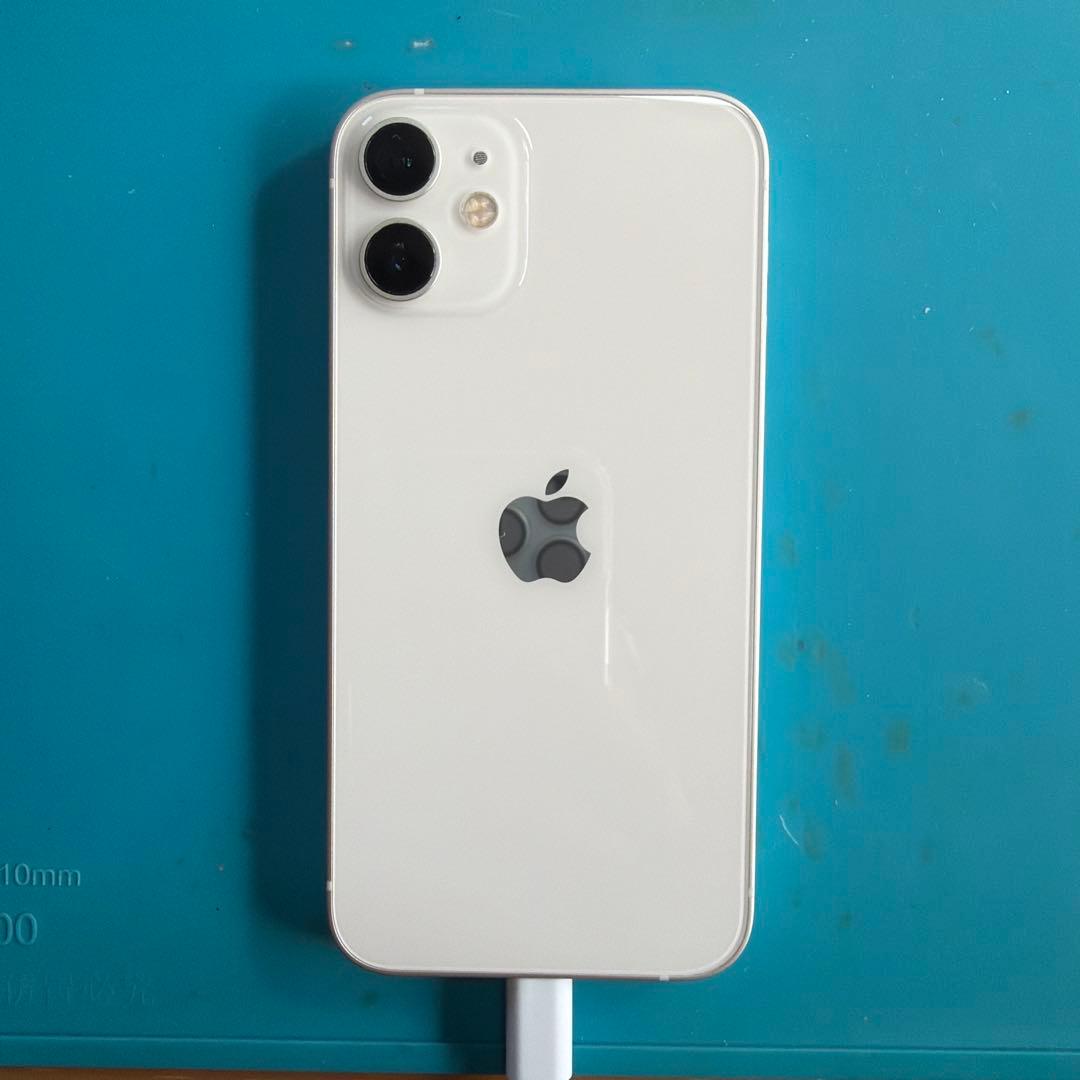 iPhone12 mini 64G ホワイト SIMフリー バッテリー100%