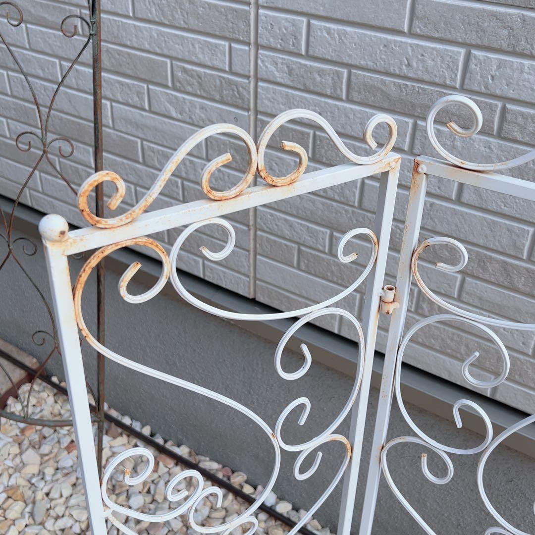 シャビーなホワイトアイアンのトレリス3連結＊3way
