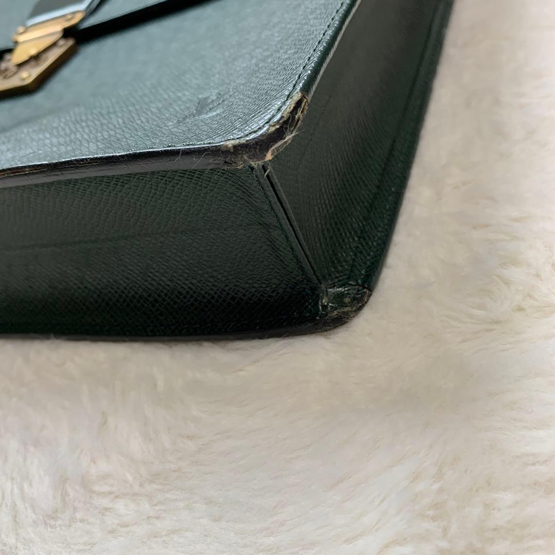 ルイヴィトンタイガセルヴィエットクラド　ブリーフケース