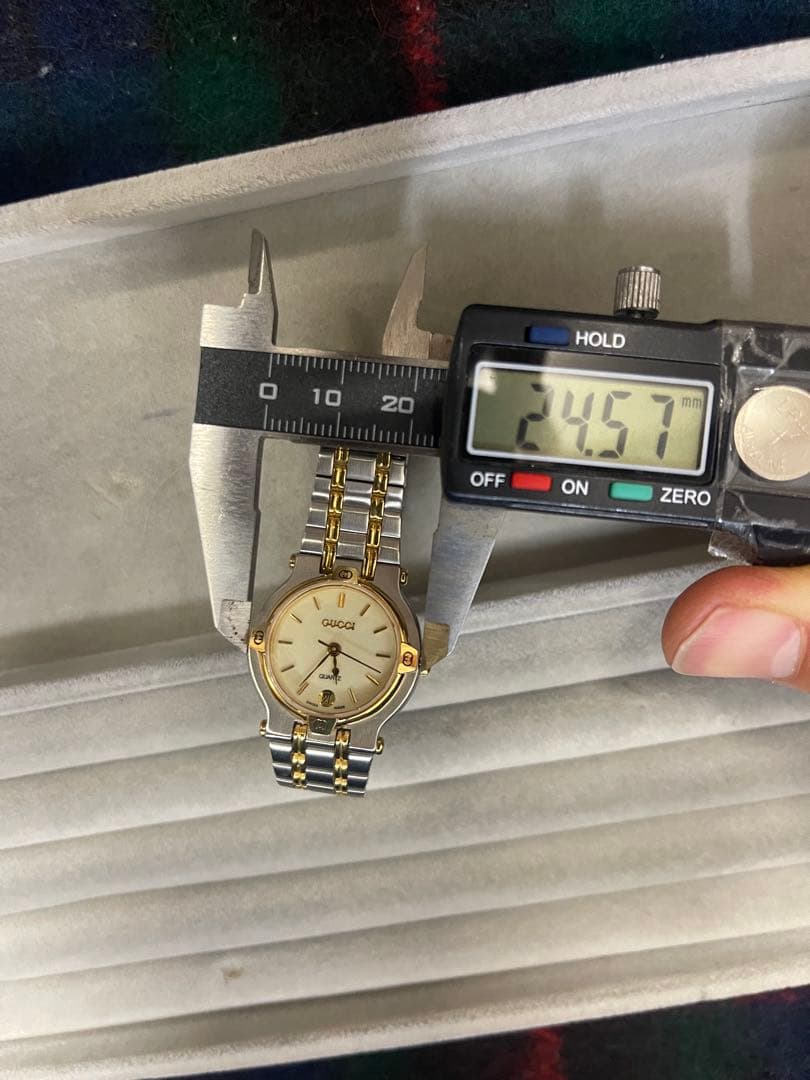 グッチの9000Lシリーズのクォーツ式腕時計 腕時計 クォーツ ウォッチ 時計