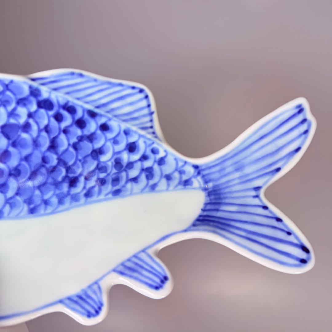 深川製磁　高級ライン　染付魚彫刻取皿揃　吹き墨　共箱　ほぼ未使用品　22.5㎝