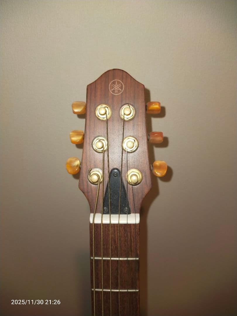 YAMAHAサイレントギター　SLG-100S　スタンド付