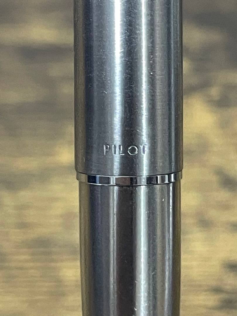 未使用に近い　1973年製　ペン先軸一体型　細字　ミュー　万年筆　備品付き