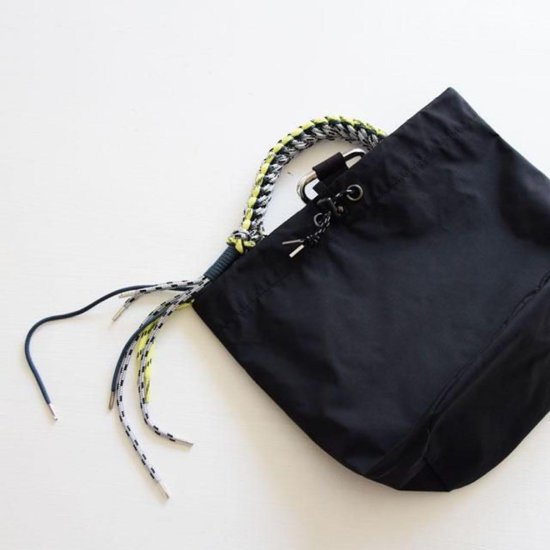 zattu \"LUGUN\" ブラック 巾着型ショルダーバッグ 黒