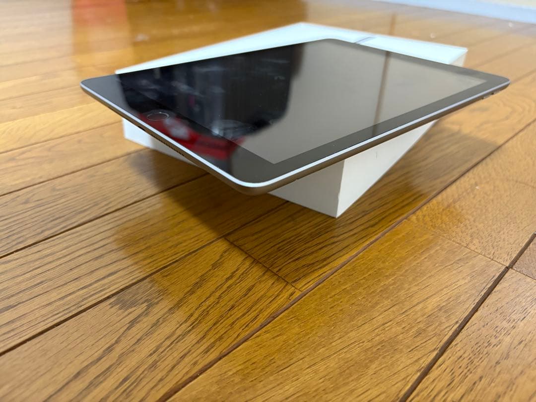 Apple iPad (第5世代) 64GB バテッリ容量95%