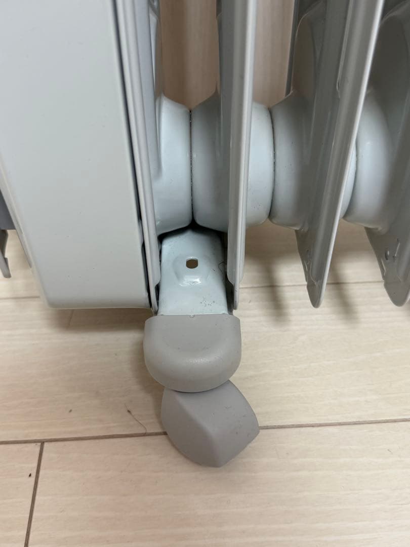 【美品】DeLonghi デロンギ オイルヒーターKHD410812-GC