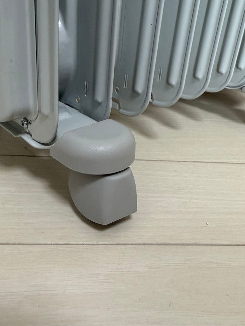 【美品】DeLonghi デロンギ オイルヒーターKHD410812-GC