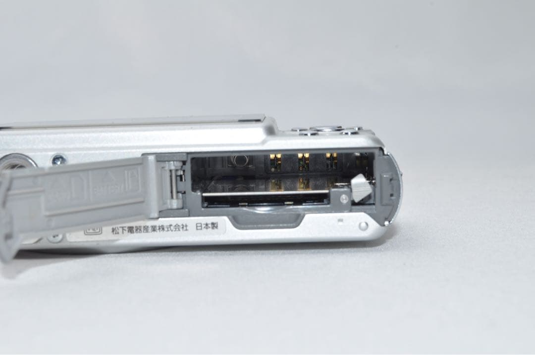 ☆美品☆ Panasonic パナソニック DMC-FX7 デジタル カメラ