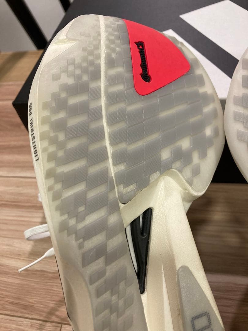 アディゼロ タクミセン11 27.0